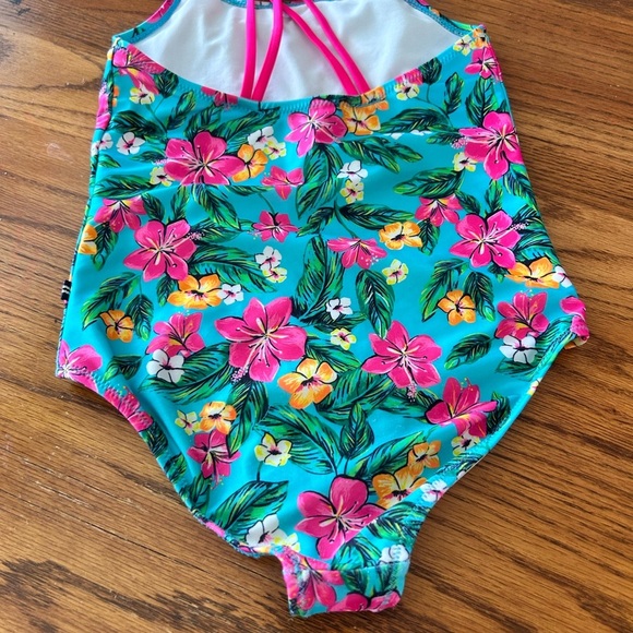 Girls Bathing Suits Set of 7
Size 6-8 - Picture 9 of 15